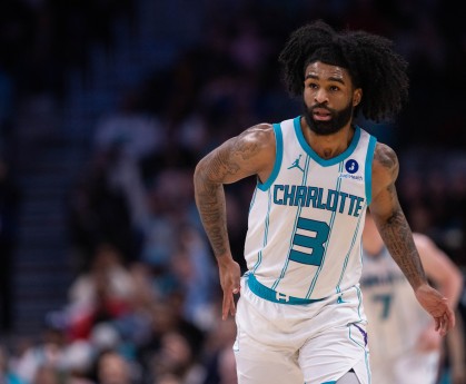 九游官方平台-布兰登·米勒：科比·怀特打球时太丝滑了 他是我的异乡兄弟